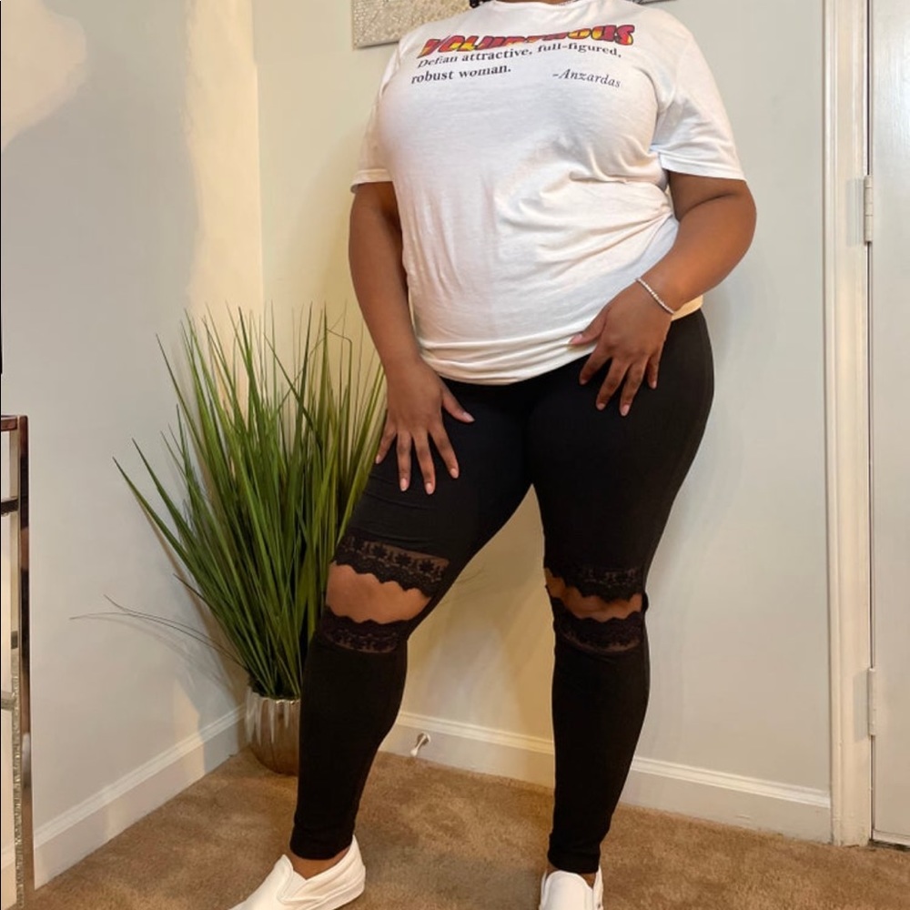 1X Lace Open Knee Leggings Plus Size